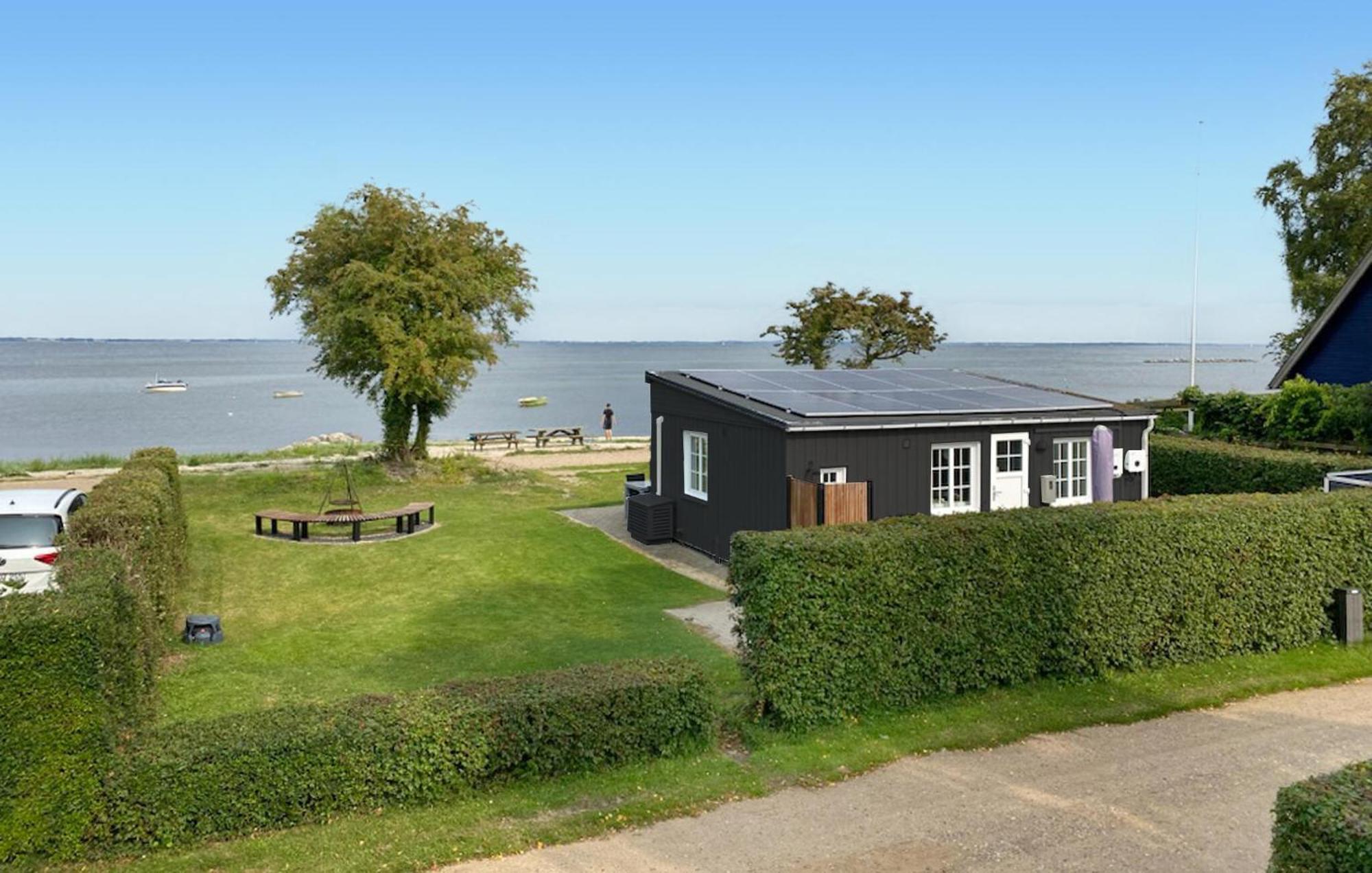 Beach Front Home In Sjolund With Kitchen Dış mekan fotoğraf